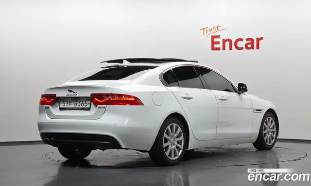 Jaguar XE 2016 2.0 АКПП, миниатюра 2 Jaguar XE 2016 2.0 АКПП, миниатюра 2