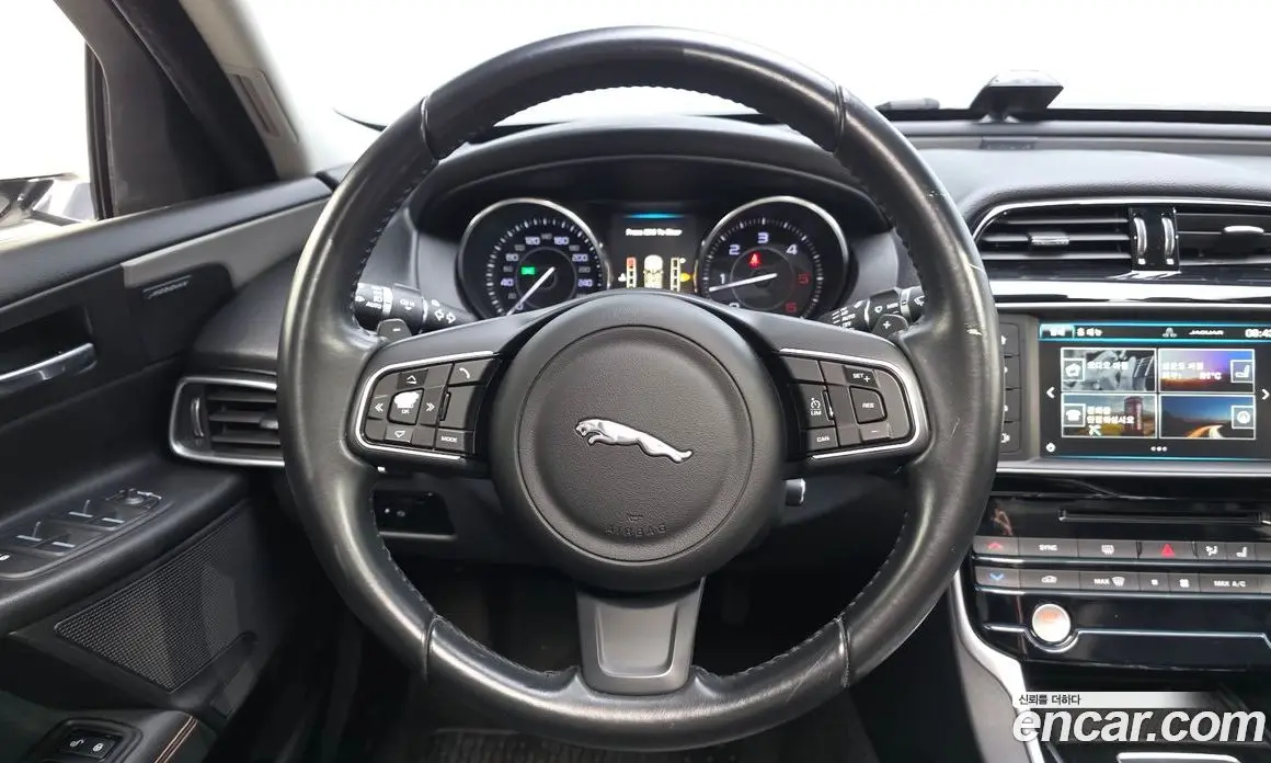 Jaguar XE 2016 2.0 АКПП, фото 13 Jaguar XE 2016 2.0 АКПП, фото 13