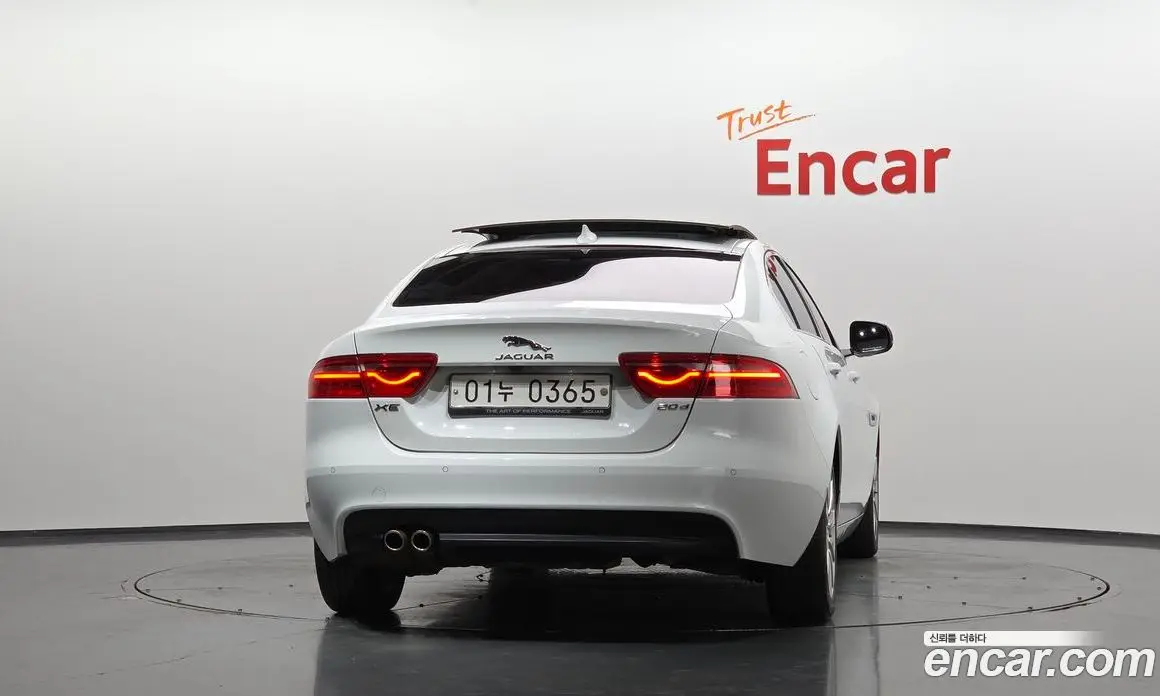 Jaguar XE 2016 2.0 АКПП, фото 4 Jaguar XE 2016 2.0 АКПП, фото 4