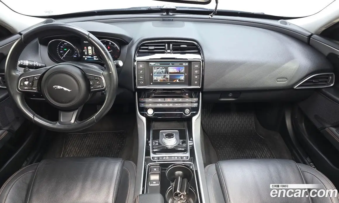 Jaguar XE 2016 2.0 АКПП, фото 7 Jaguar XE 2016 2.0 АКПП, фото 7