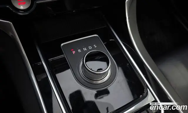 Jaguar XE 2016 2.0 АКПП, миниатюра 9 Jaguar XE 2016 2.0 АКПП, миниатюра 9