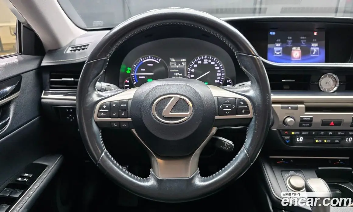Lexus ES 2016 2.5 АКПП, фото 18 Lexus ES 2016 2.5 АКПП, фото 18