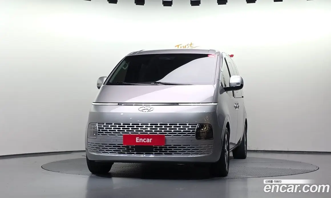 Hyundai Staria 2023 2.2 АКПП, фото 3