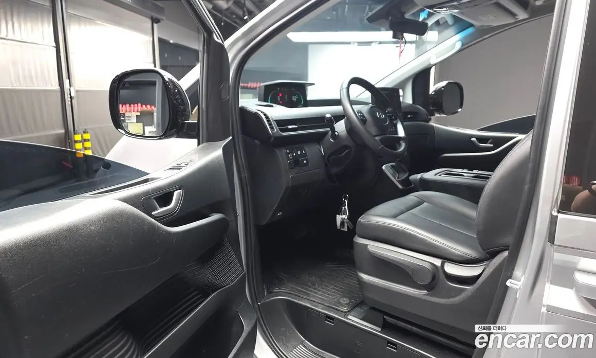 Hyundai Staria 2025 1.6 АКПП, фото 12