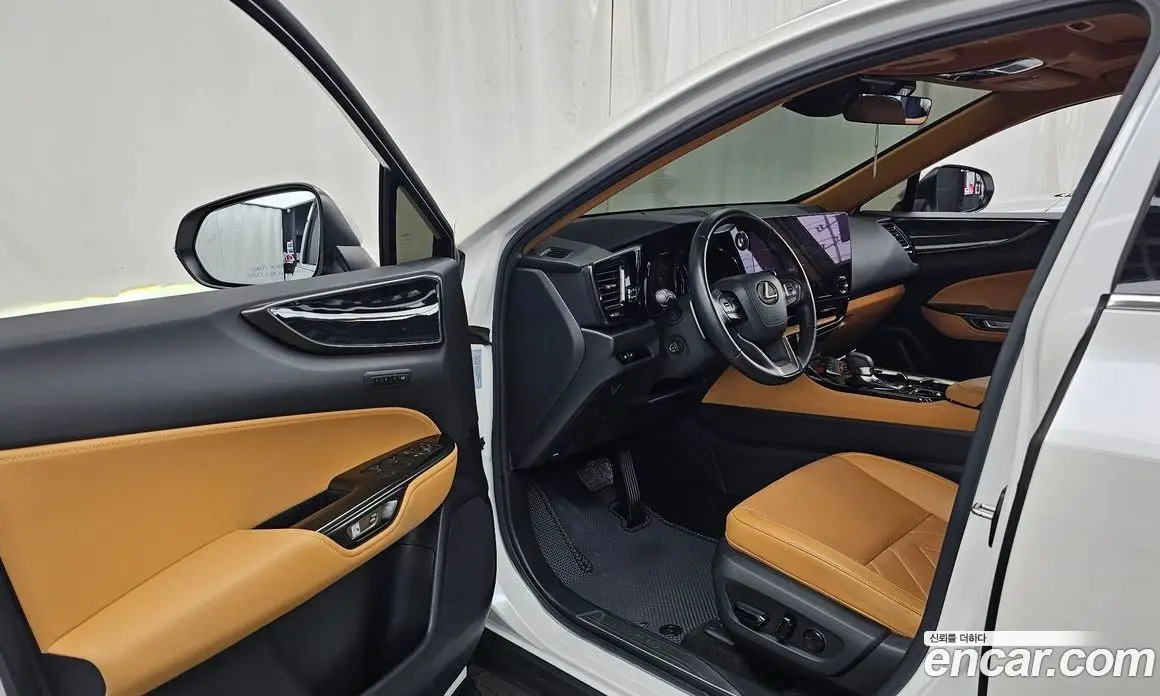 Lexus NX 2023 2.5 АКПП, фото 13