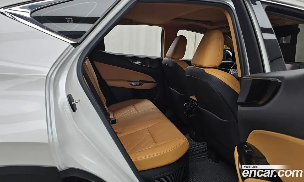 Lexus NX 2023 2.5 АКПП, фото 17