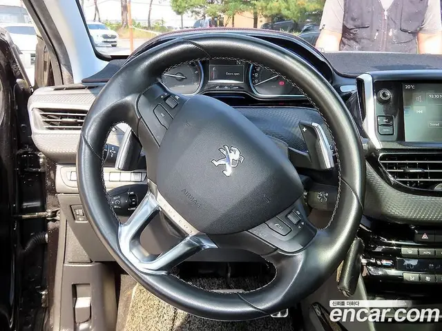 Peugeot 2008 2015 1.6 АКПП, миниатюра 8