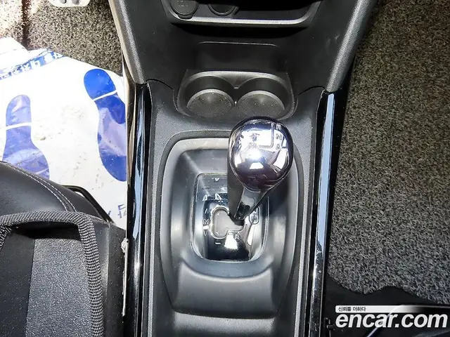 Peugeot 2008 2015 1.6 АКПП, миниатюра 10