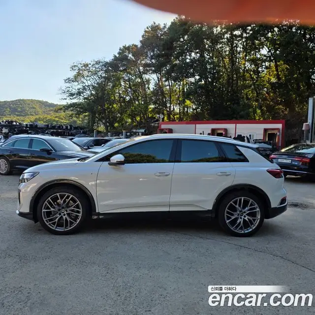 Audi Q4 e-tron 2025 0.2 АКПП, миниатюра 3