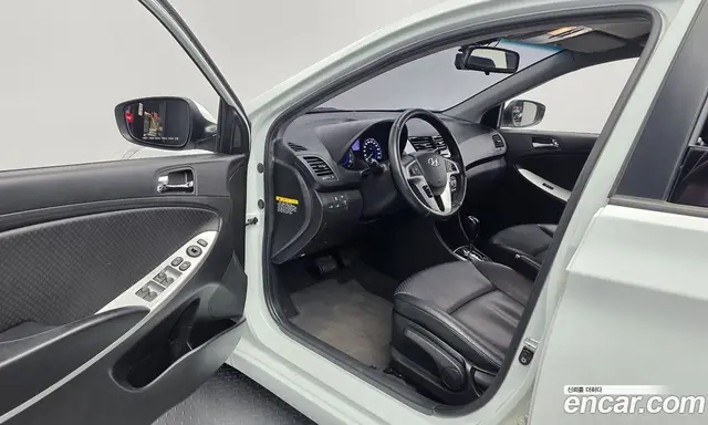 Hyundai Accent 2012 1.6 АКПП, миниатюра 12
