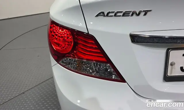 Hyundai Accent 2012 1.6 АКПП, миниатюра 8