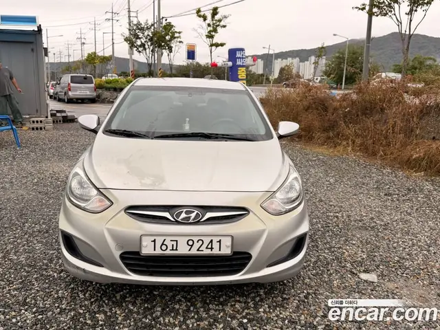 Hyundai Accent, 2012, 212 172 км