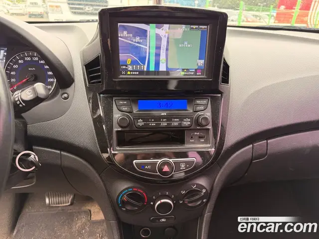 Hyundai Accent 2012 1.6 АКПП, миниатюра 11