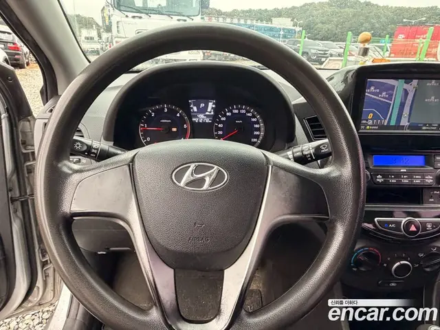 Hyundai Accent 2012 1.6 АКПП, миниатюра 9