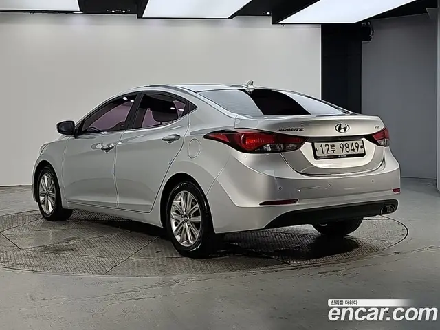 Hyundai Avante 2015 1.6 АКПП, миниатюра 3