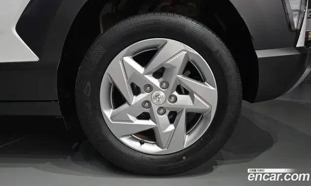 Hyundai Kona 2023 1.6 АКПП, миниатюра 7