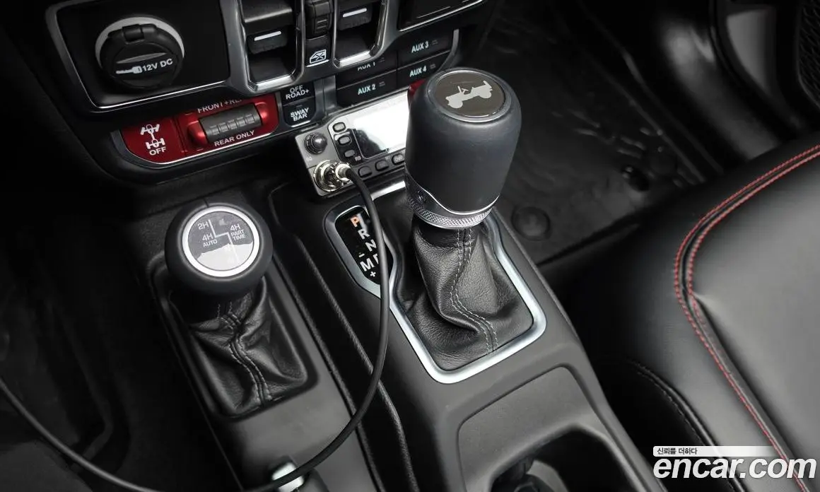 Jeep Wrangler 2024 2.0 АКПП, фото 9