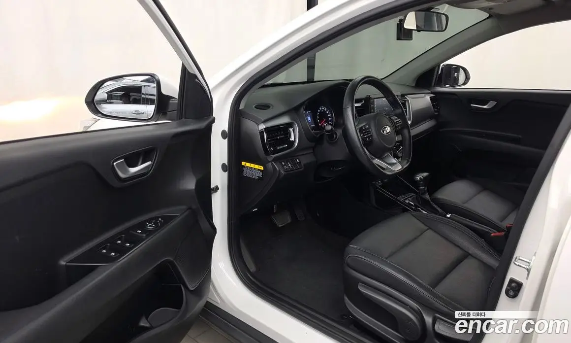 Kia Stonic 2018 1.4 АКПП, фото 10