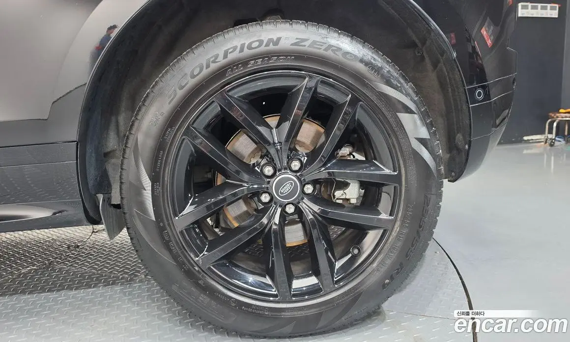 Land Rover Range Rover Evoque 2024 2.0 АКПП, фото 7