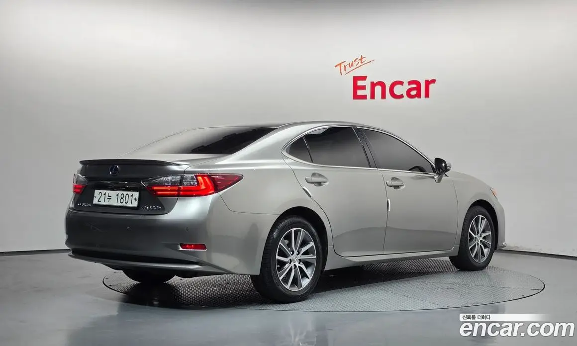 Lexus ES 2017 2.5 АКПП, фото 2 Lexus ES 2017 2.5 АКПП, фото 2