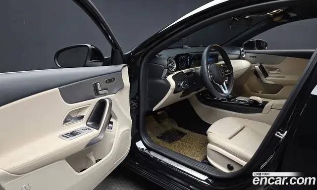 Mercedes-Benz A-Class 2021 2.0 АКПП, миниатюра 10