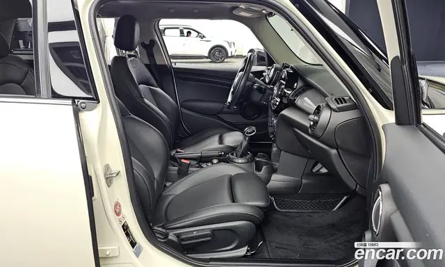 Mini Cooper 2016 1.5 АКПП, миниатюра 11