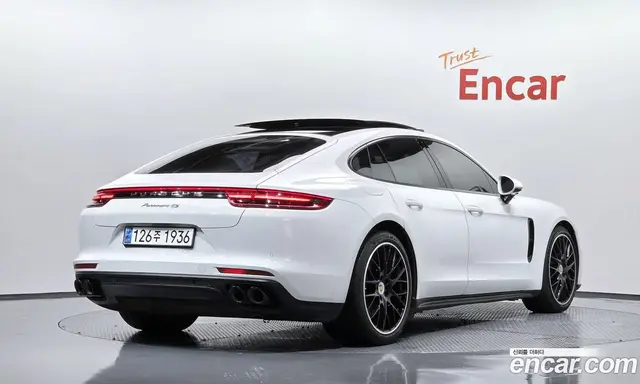 Porsche Panamera, 2018, 129 339 км