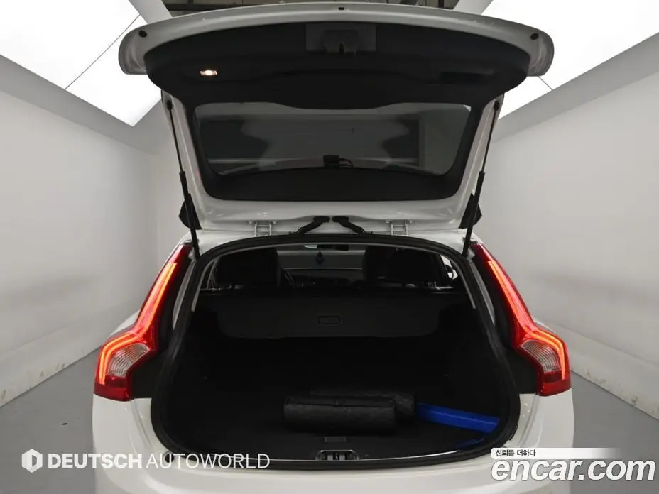 Volvo V60 2017 2.0 АКПП, фото 19