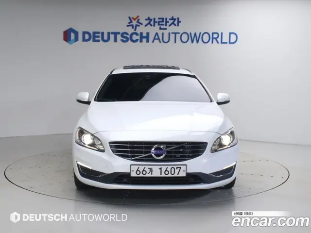 Volvo V60 2017 2.0 АКПП, миниатюра 3