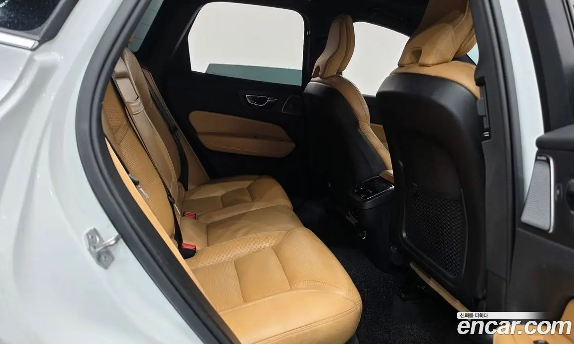 Volvo XC60 2018 2.0 АКПП, фото 17 Volvo XC60 2018 2.0 АКПП, фото 17