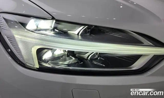 Volvo XC60 2018 2.0 АКПП, миниатюра 8 Volvo XC60 2018 2.0 АКПП, миниатюра 8