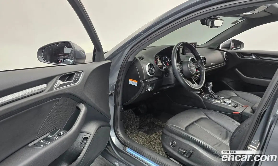 Audi A3 2018 2.0 АКПП, фото 13