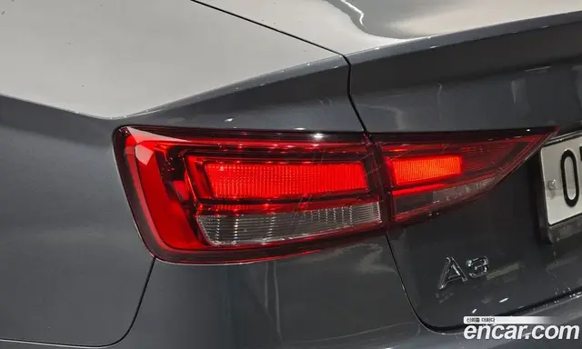 Audi A3 2018 2.0 АКПП, миниатюра 9