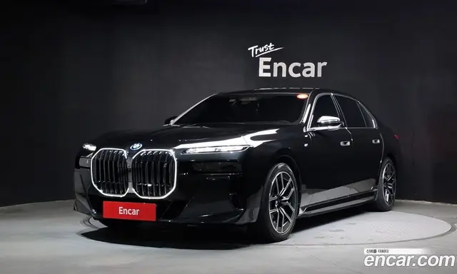 BMW i7, 2023, 28 077 км