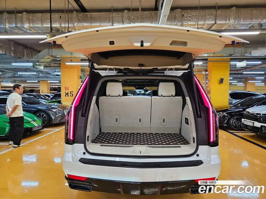 Cadillac Escalade 2023 6.2 АКПП, фото 13