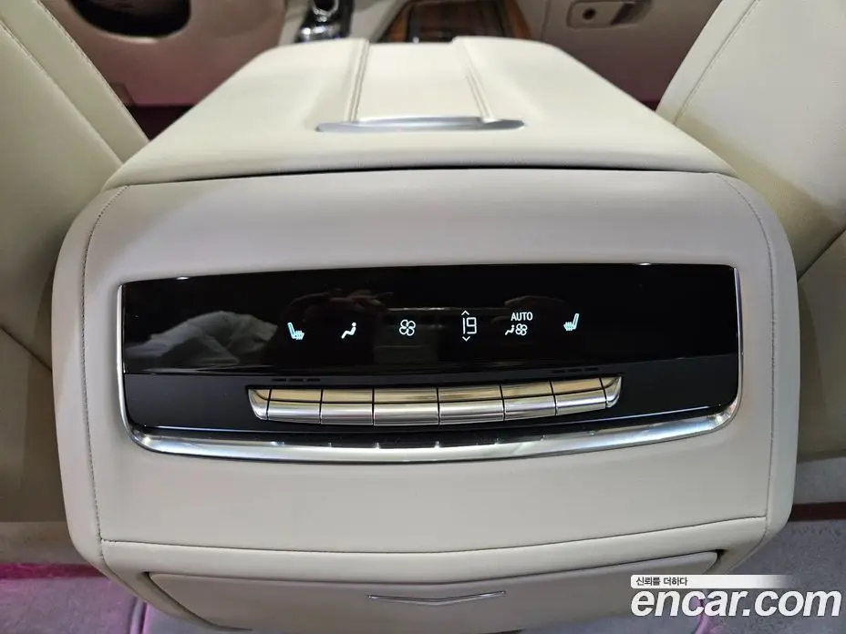 Cadillac Escalade 2023 6.2 АКПП, фото 15