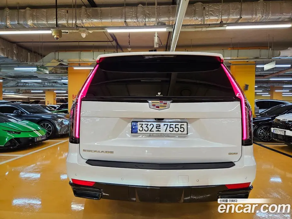 Cadillac Escalade 2023 6.2 АКПП, фото 4