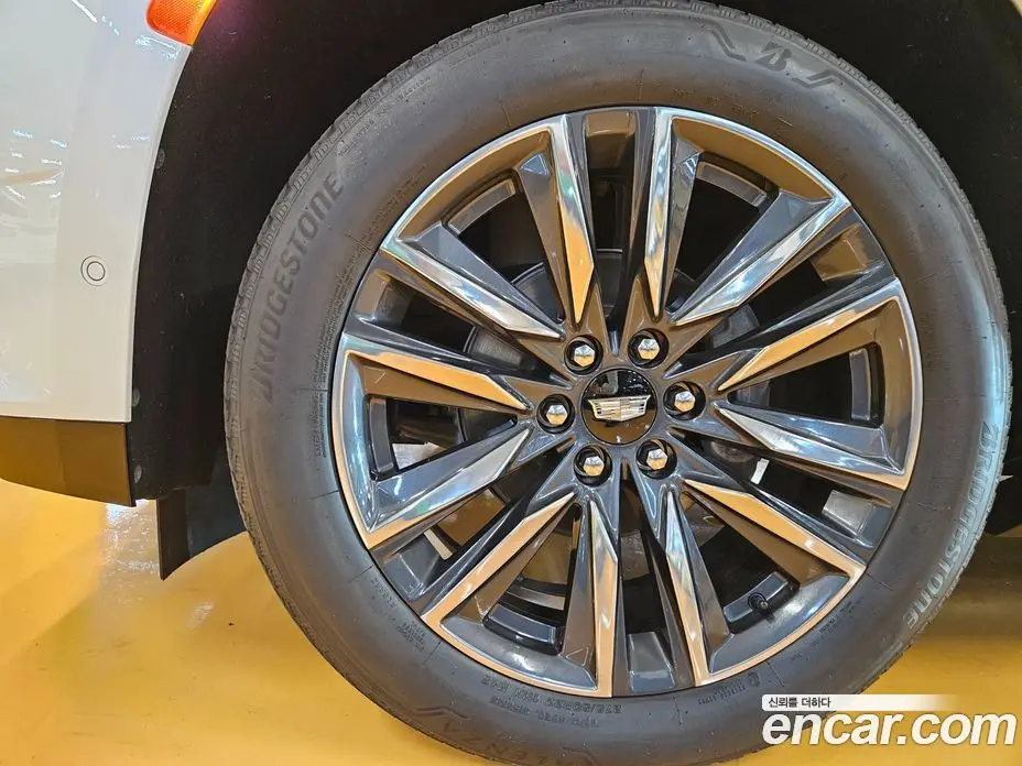 Cadillac Escalade 2023 6.2 АКПП, фото 5