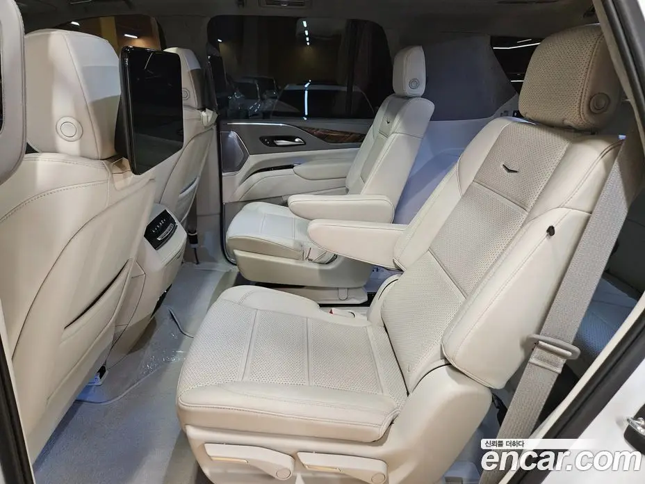 Cadillac Escalade 2023 6.2 АКПП, фото 10