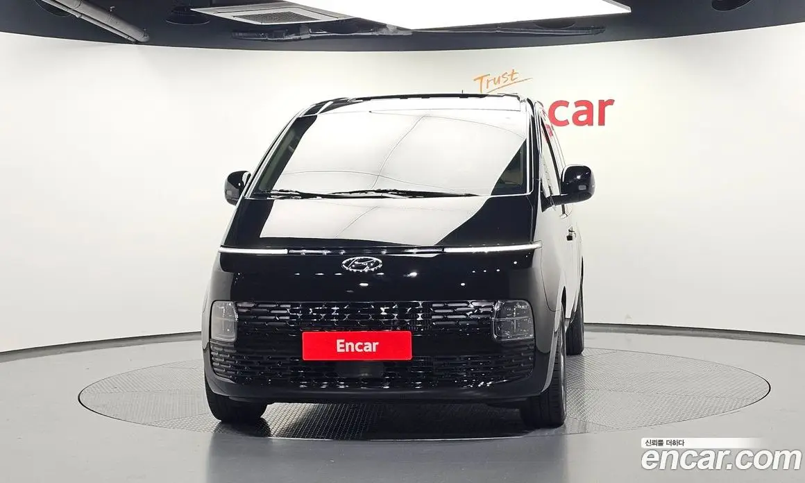 Hyundai Staria 2023 2.2 АКПП, фото 3