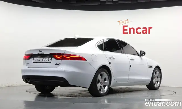 Jaguar XF 2017 2.0 АКПП, миниатюра 2 Jaguar XF 2017 2.0 АКПП, миниатюра 2