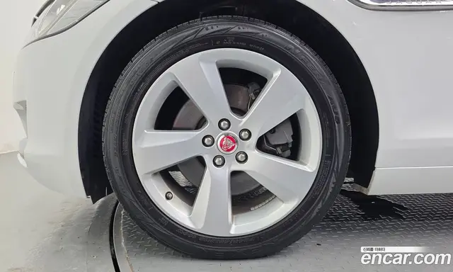 Jaguar XF 2017 2.0 АКПП, миниатюра 5 Jaguar XF 2017 2.0 АКПП, миниатюра 5