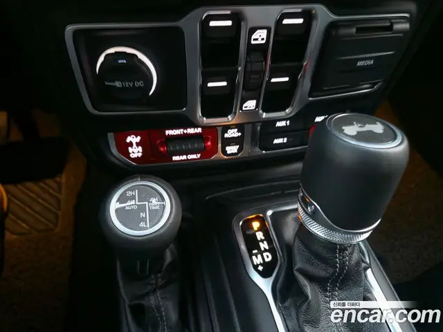 Jeep Wrangler 2025 2.0 АКПП, миниатюра 11 Jeep Wrangler 2025 2.0 АКПП, миниатюра 11