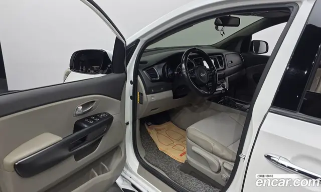 Kia Carnival 2014 2.2 АКПП, миниатюра 10 Kia Carnival 2014 2.2 АКПП, миниатюра 10