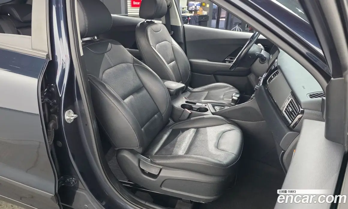 Kia Niro 2017 1.6 АКПП, фото 17