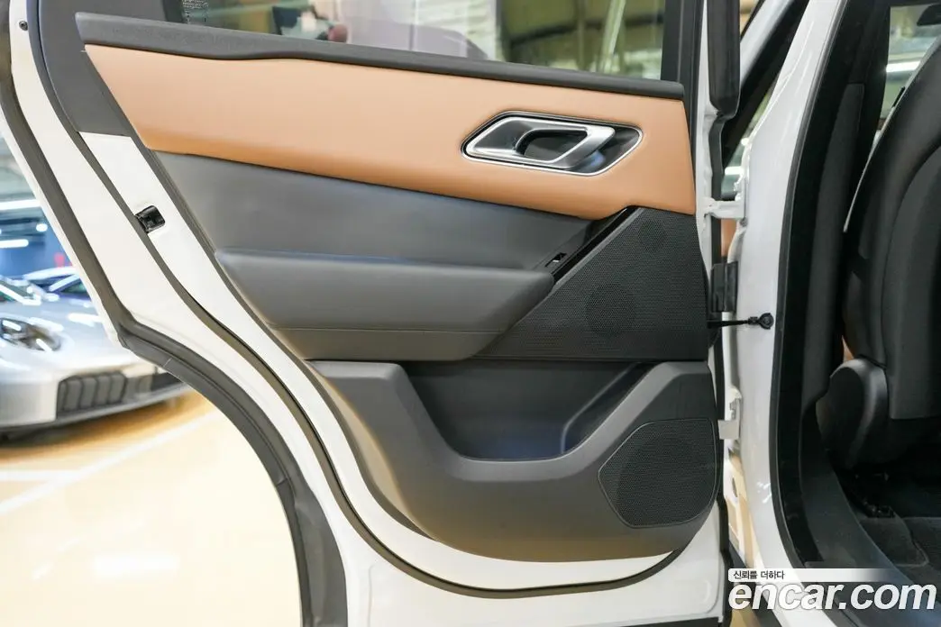 Land Rover Range Rover Velar 2024 3.0 АКПП, фото 16