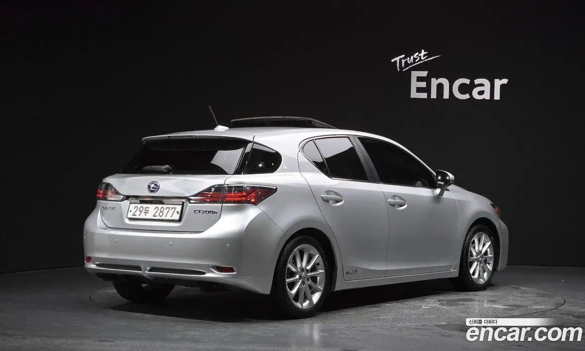 Lexus CT200h 2011 1.8 АКПП, фото 2 Lexus CT200h 2011 1.8 АКПП, фото 2