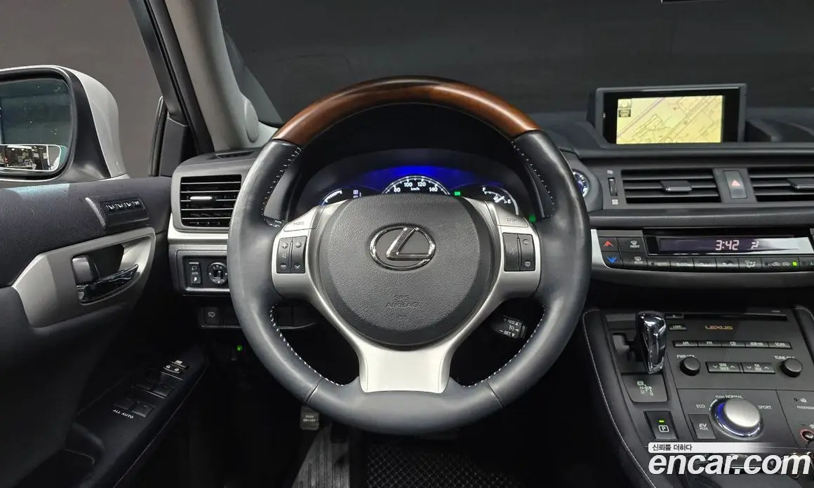 Lexus CT200h 2011 1.8 АКПП, фото 12 Lexus CT200h 2011 1.8 АКПП, фото 12