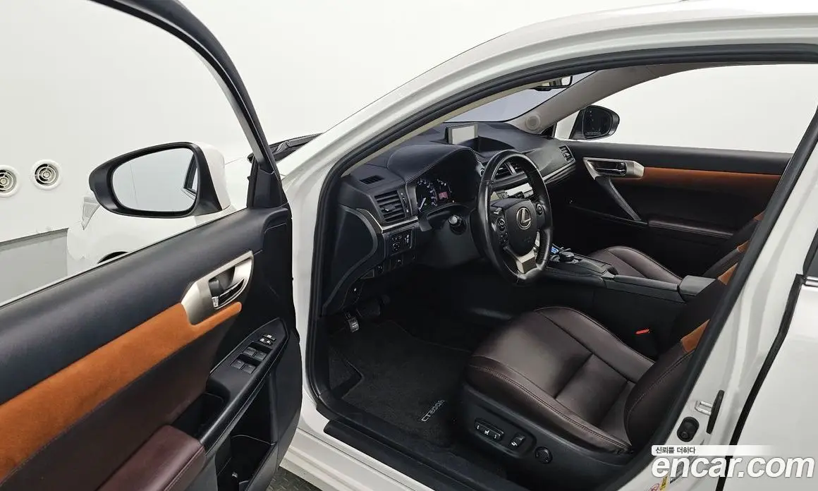 Lexus CT200h 2018 1.8 АКПП, фото 12