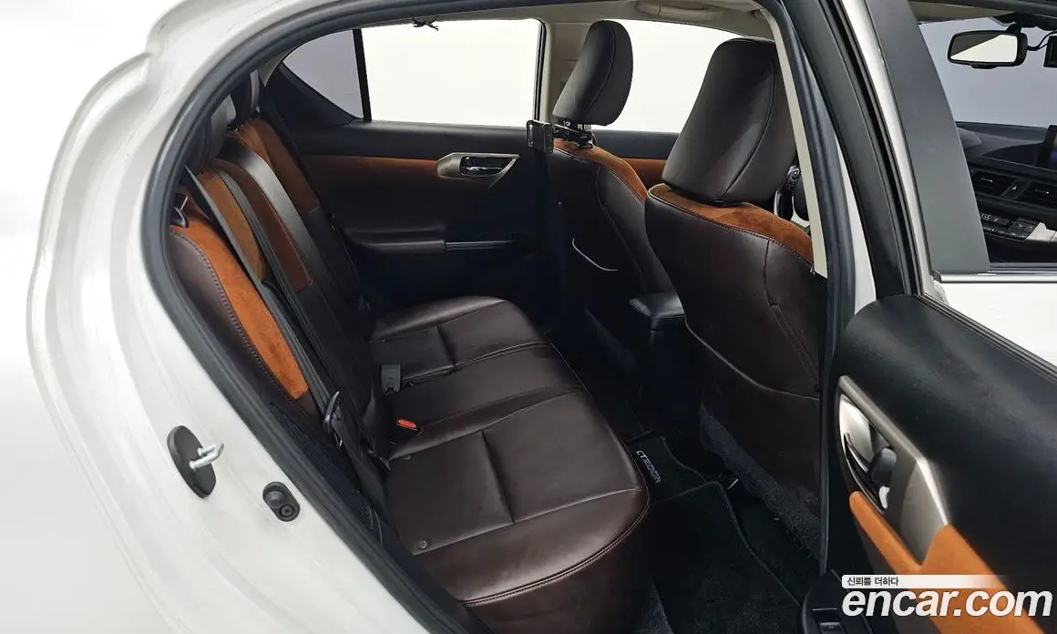 Lexus CT200h 2018 1.8 АКПП, фото 17